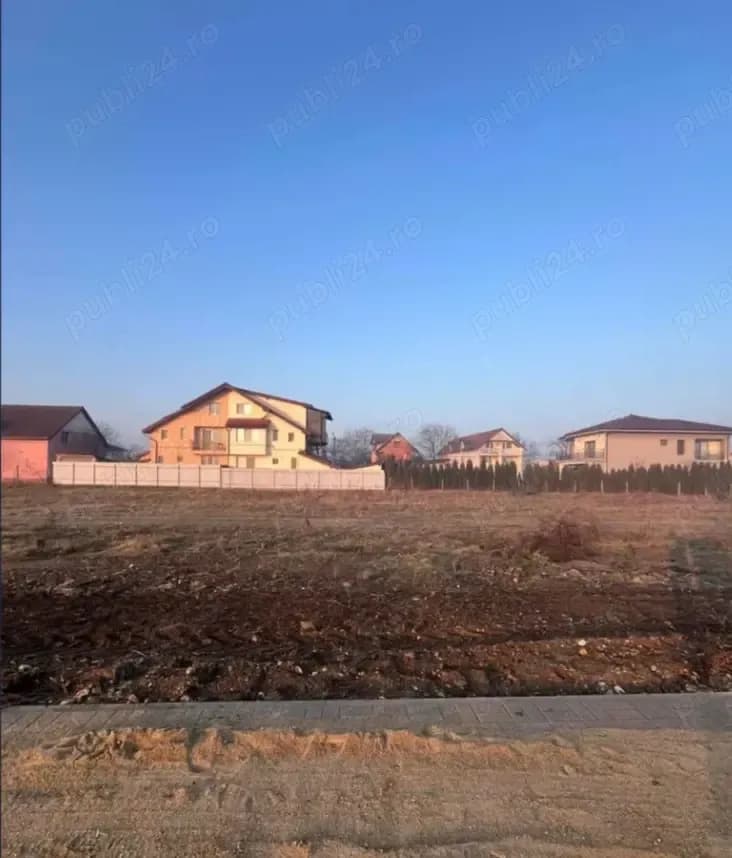 Teren de vânzare 577mp cu utilități și drum asfaltat