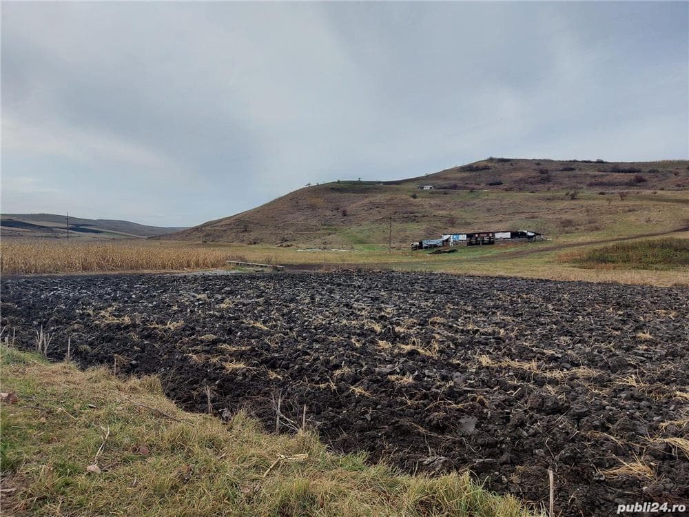 Vand teren in apropiere Cluj (APAHIDA-LARGA)la sosea