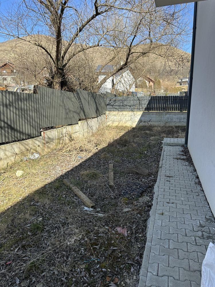 Duplex de vanzare . Tauti - imagine 4