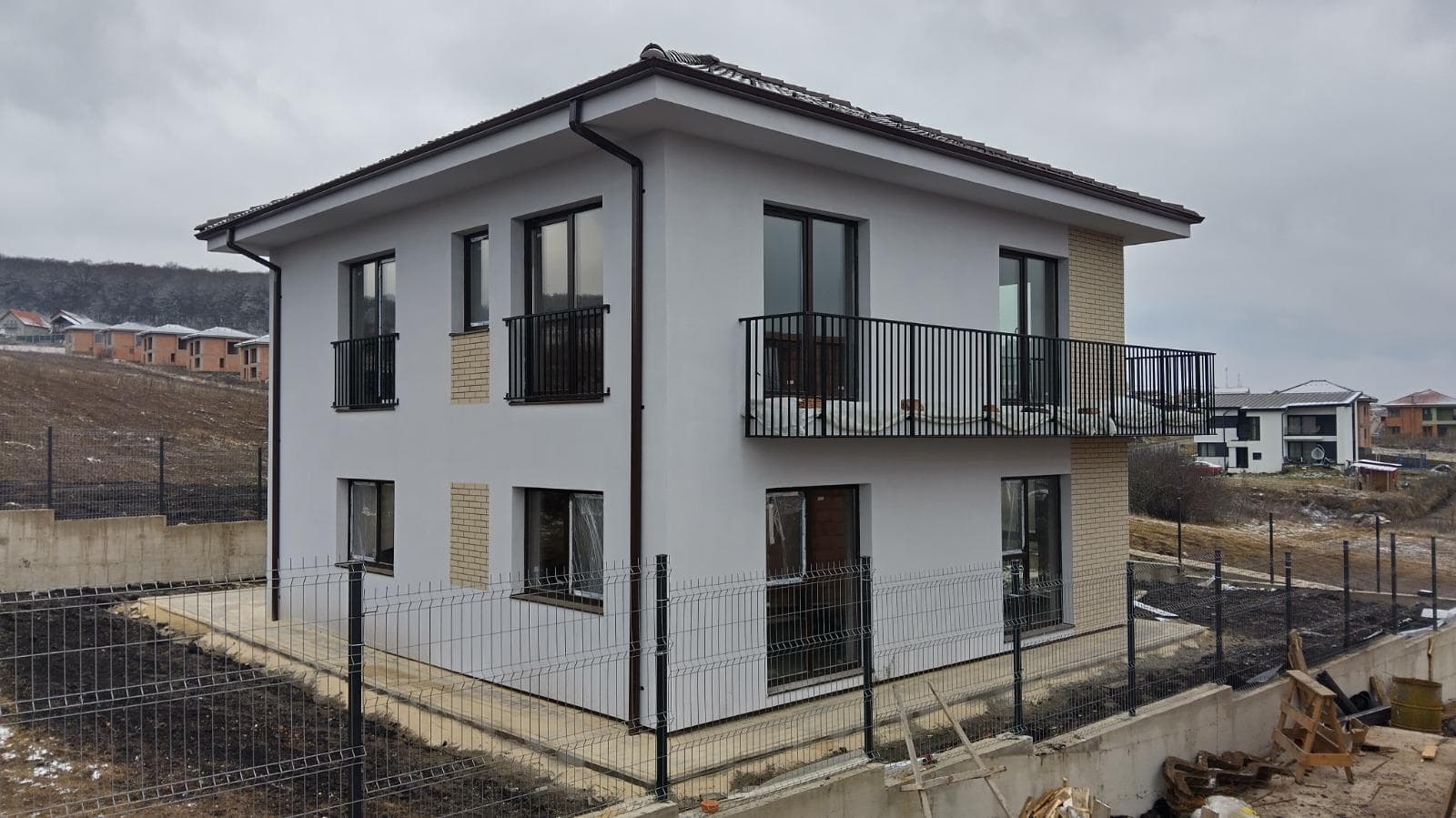 PF vand casa noua in Chinteni - imagine 2