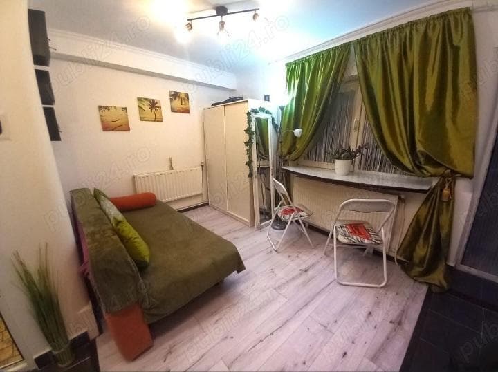 P.F. inchiriez apartament 1 camera in centru, langa Turnul pompierilor, parter, la curte comuna