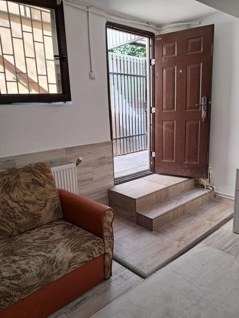 Închiriez garsoniera, fără intermediar