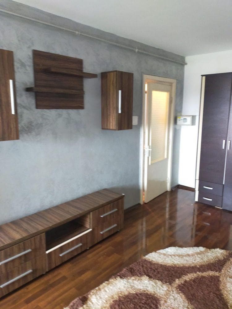 Inchiriez garsoniera - imagine 1