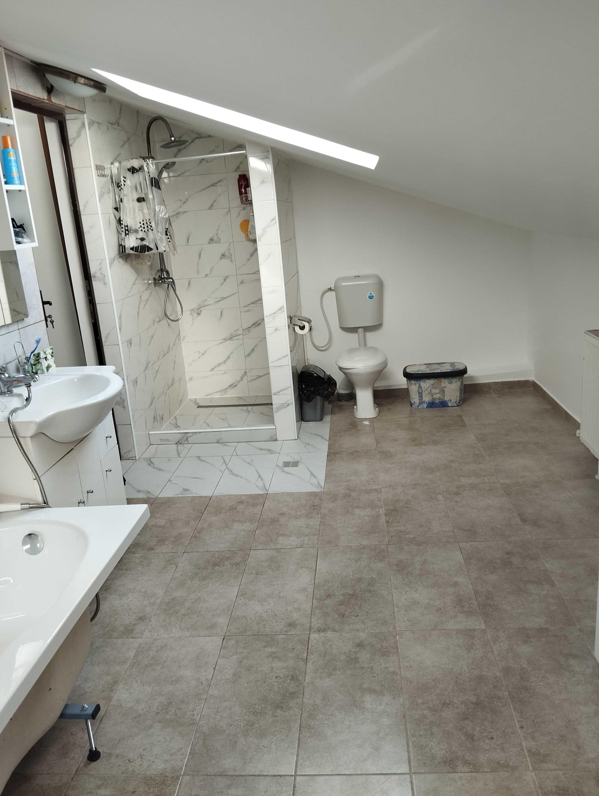 Apartament 3 camere ,baie, bucătărie,debara,cămară 97.82 mp cu cf - imagine 4