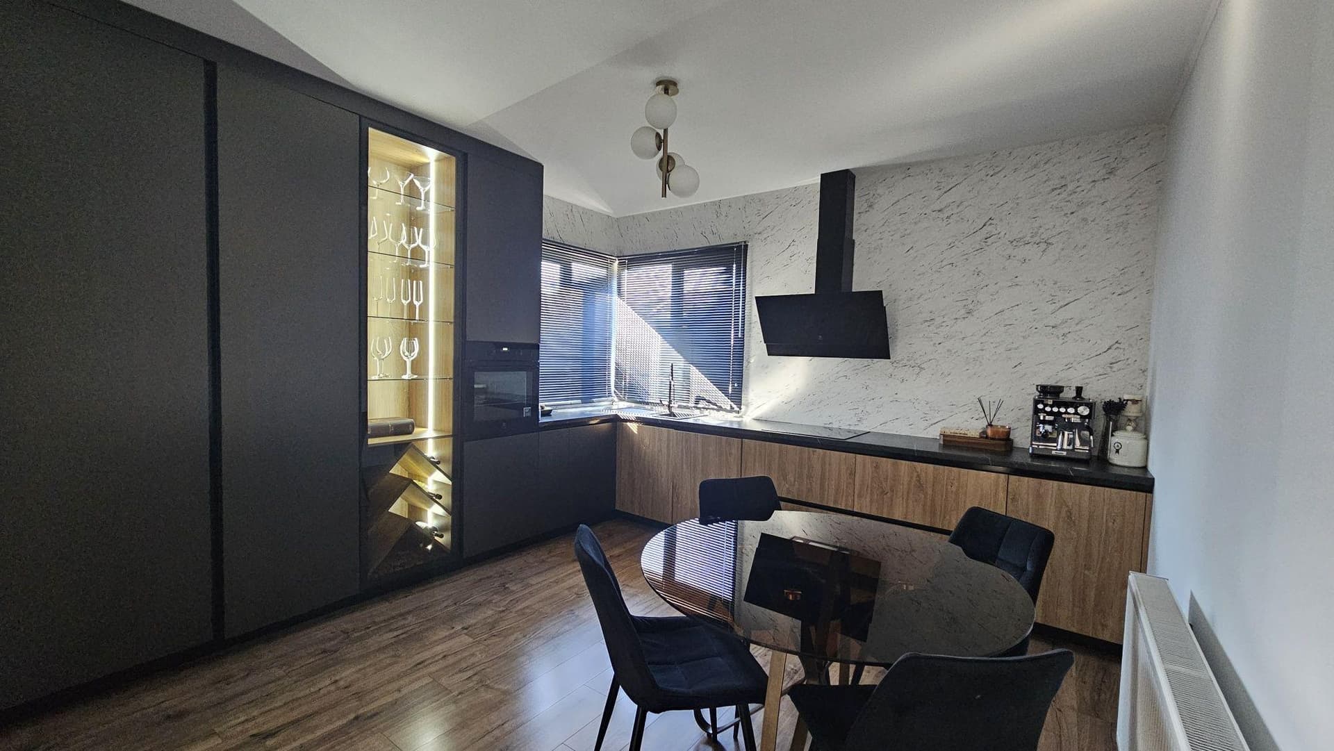 Vând casă cu 6 camere complet utilată și mobilată în Sâncraiu de Mureș