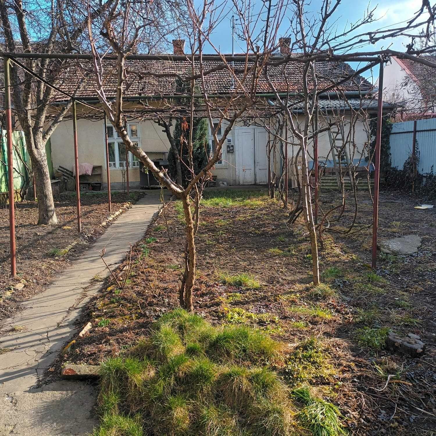 Casa de vanzare in zona centrala  Targu Mures (singur în curte)