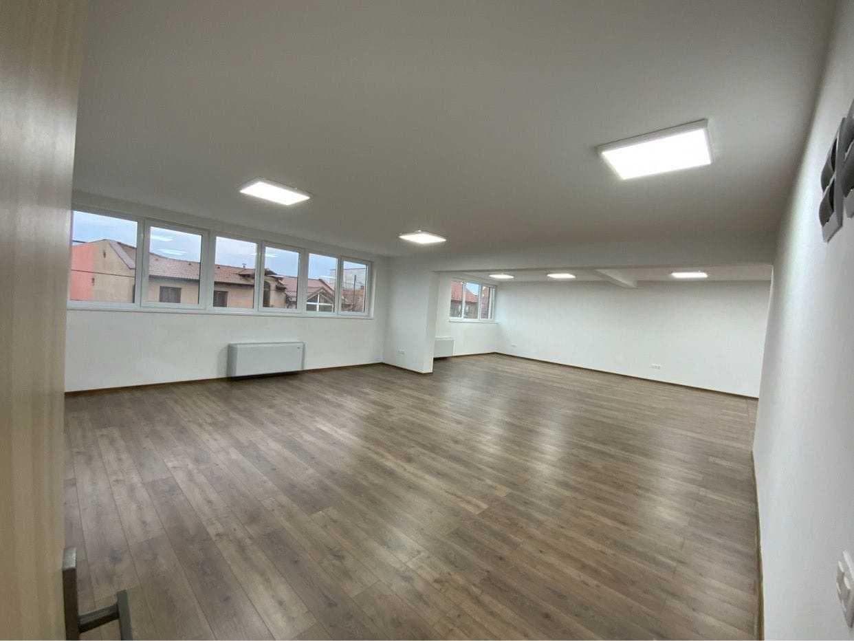 Proprietar inchiriez birou premium in zona centrala - imagine 1