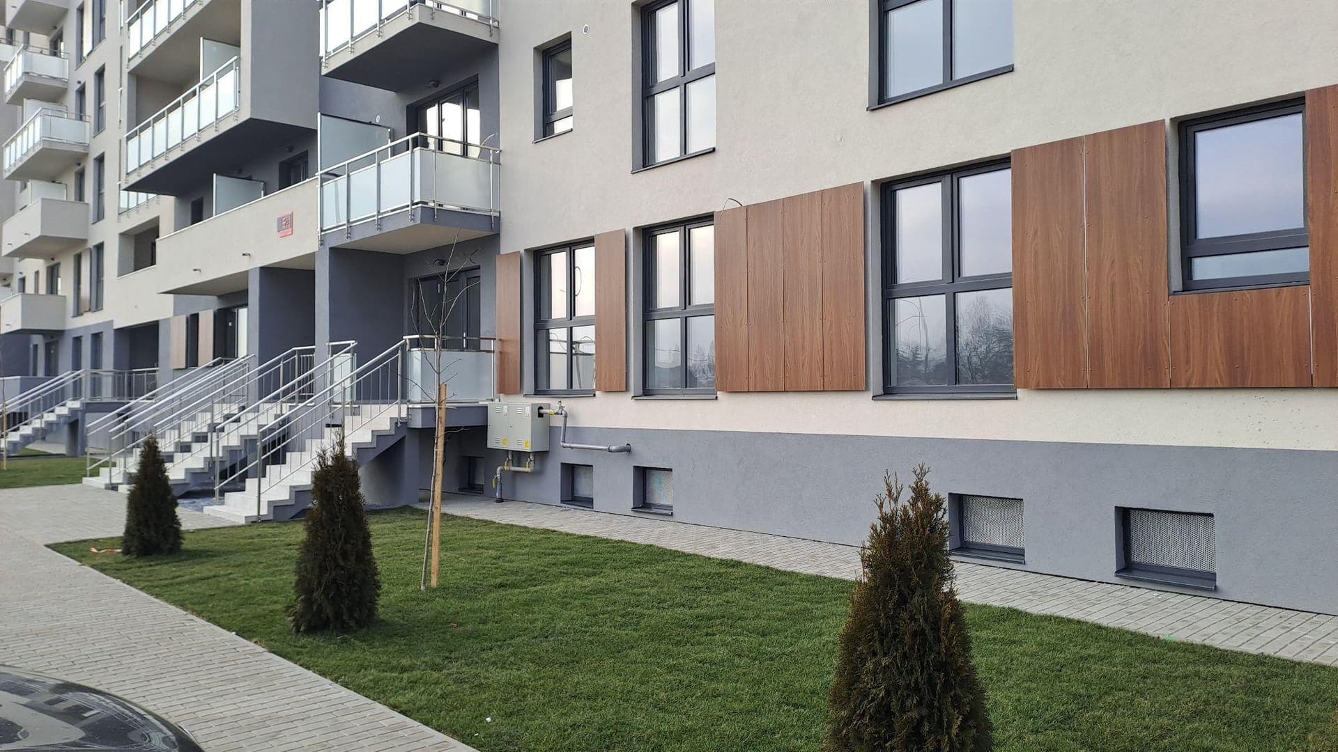 Inchiriez/ Vand spatiu comercial/servicii Maurer - imagine 1