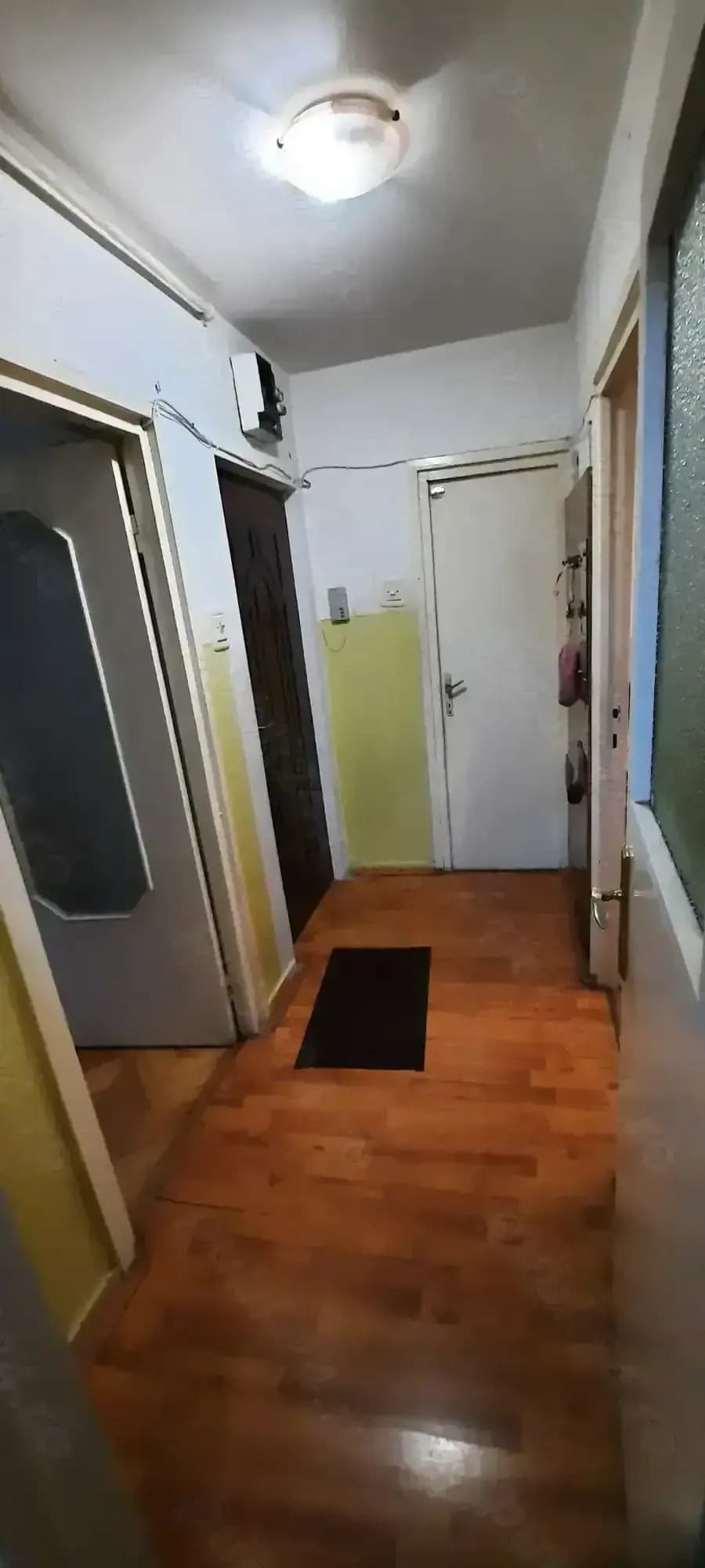 Vanzare apartament cu 3 camere în Cartierul Dâmbu Pietros. - imagine 1