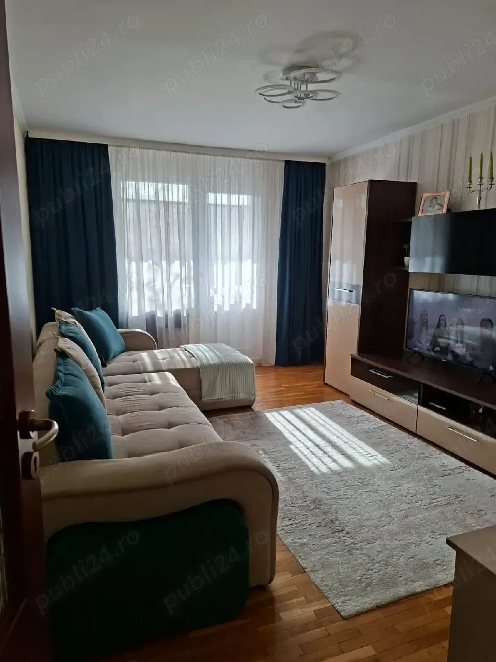 Vand apartament cu 3 camere in Tudor,strada Livezeni. - imagine 1