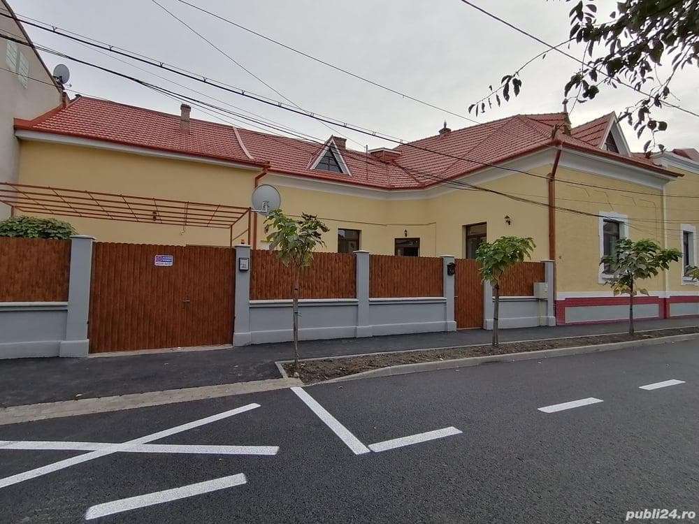 Casă de vânzare - imagine 1