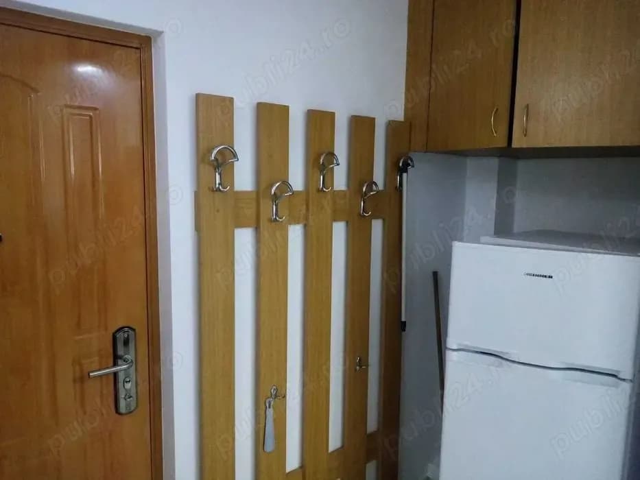 Garsoniera de închiriat pe termen lung - imagine 1