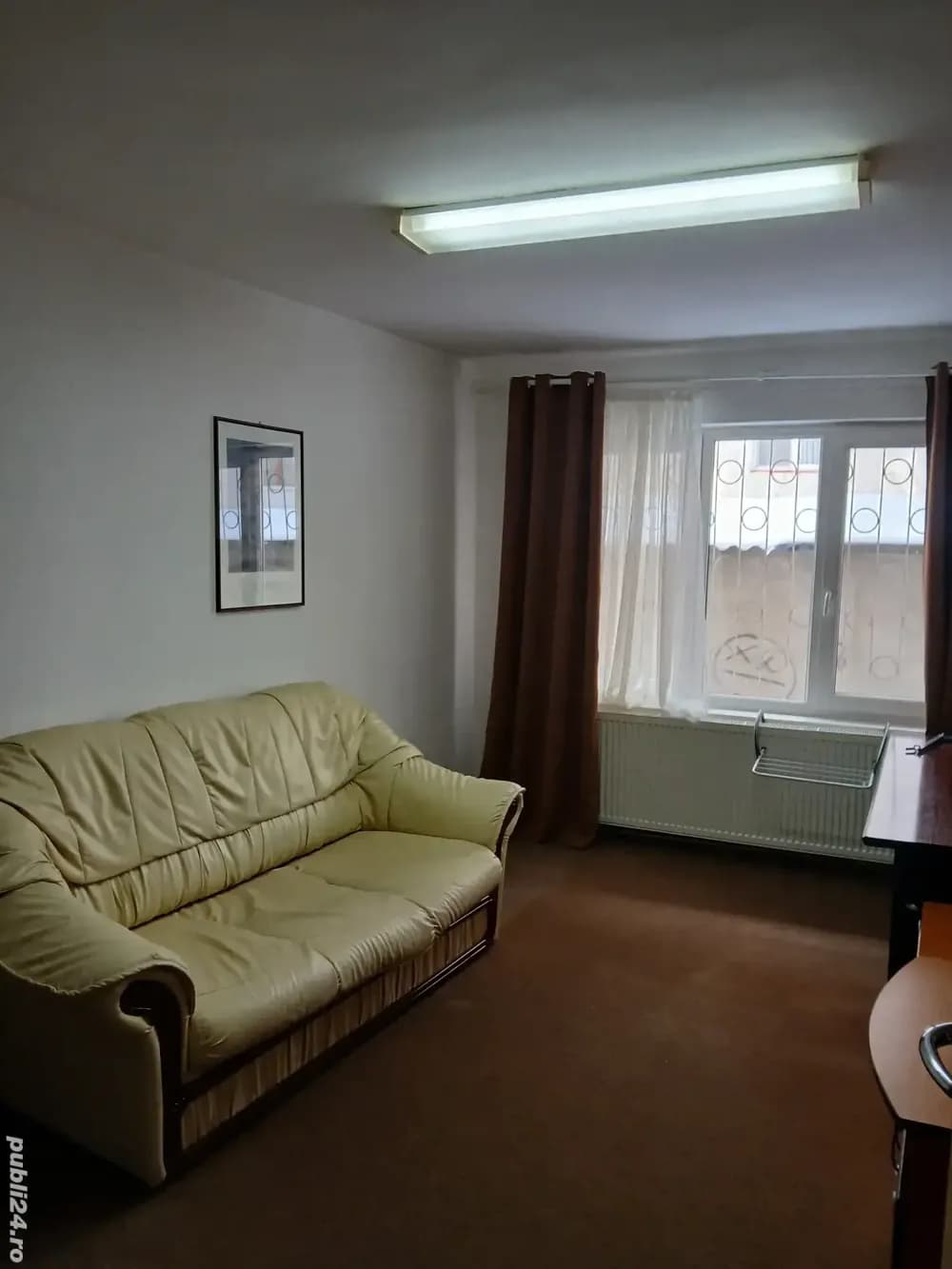 Închiriez apartament cu 2 camere, mobilat,la parter, zona CORINA-cart. TUDOR