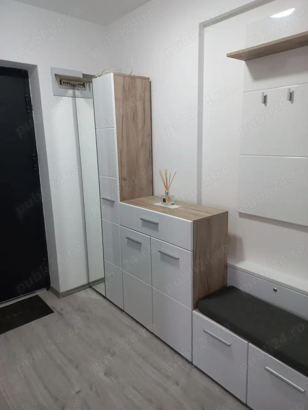 Inchiriez apartament zona Unirii