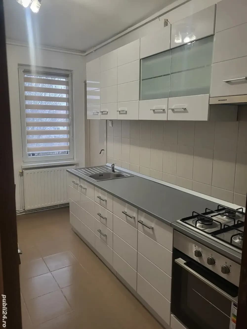 Închiriez apartament cu 2 camere, cartierul Tudor, zona liniștită