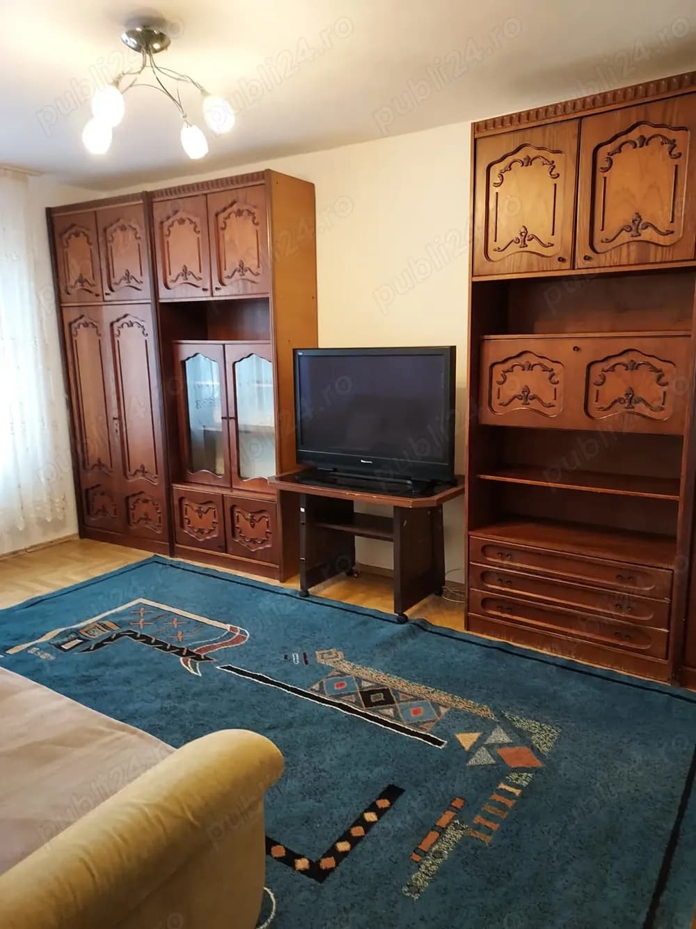 Apartament de inchiriat : 3 camere , 2 bai si balcon . Zona Piata Diamant - imagine 1