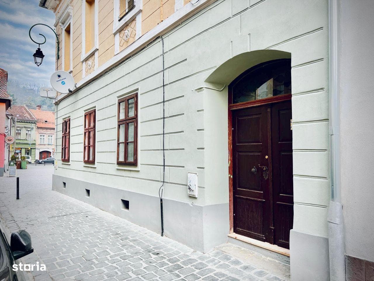 Duplex ultracentral, langa Biserica Neagra - imagine 1