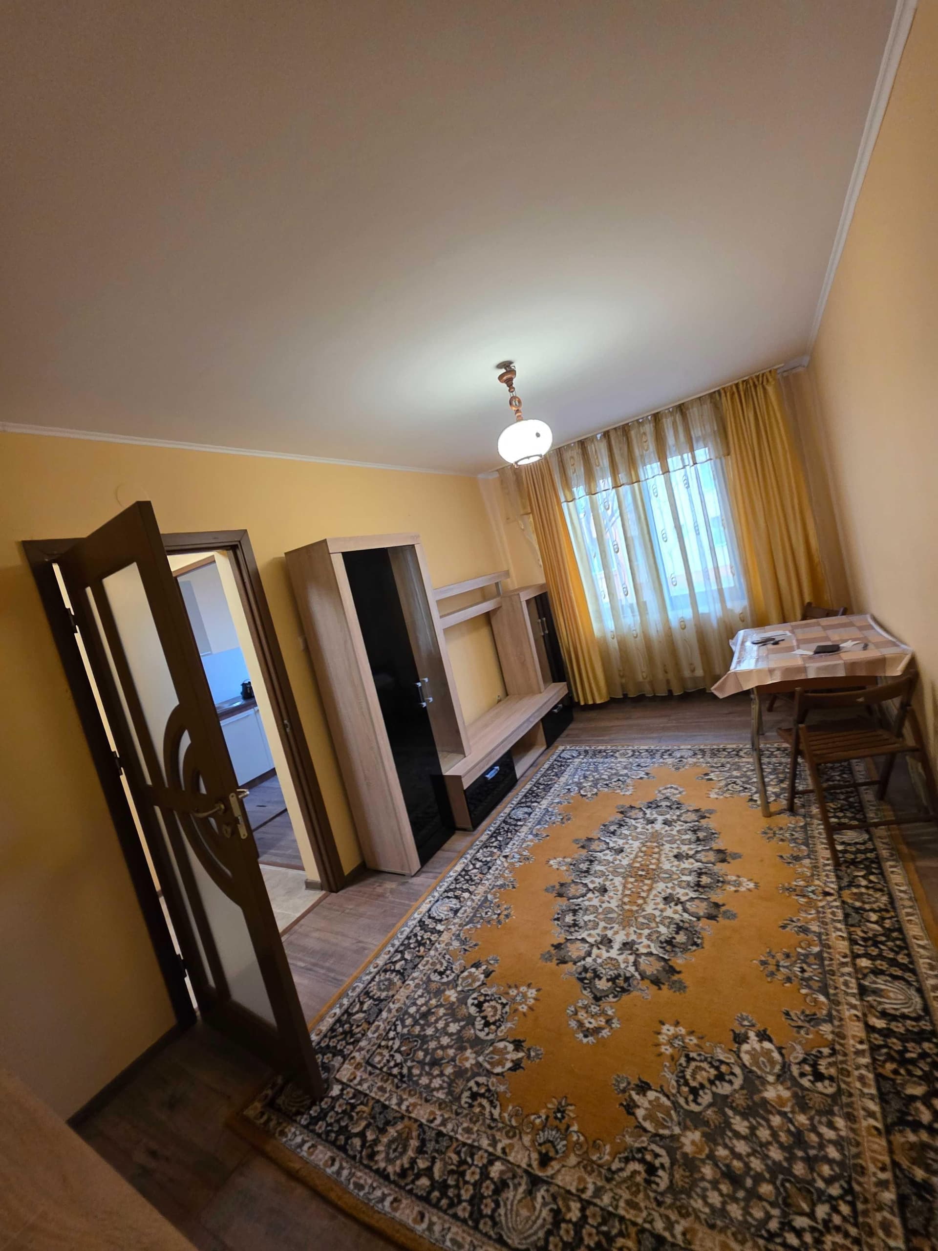 Garsoniera de vanzare Astra strada Marte parter 28mp+ demisol 28mp