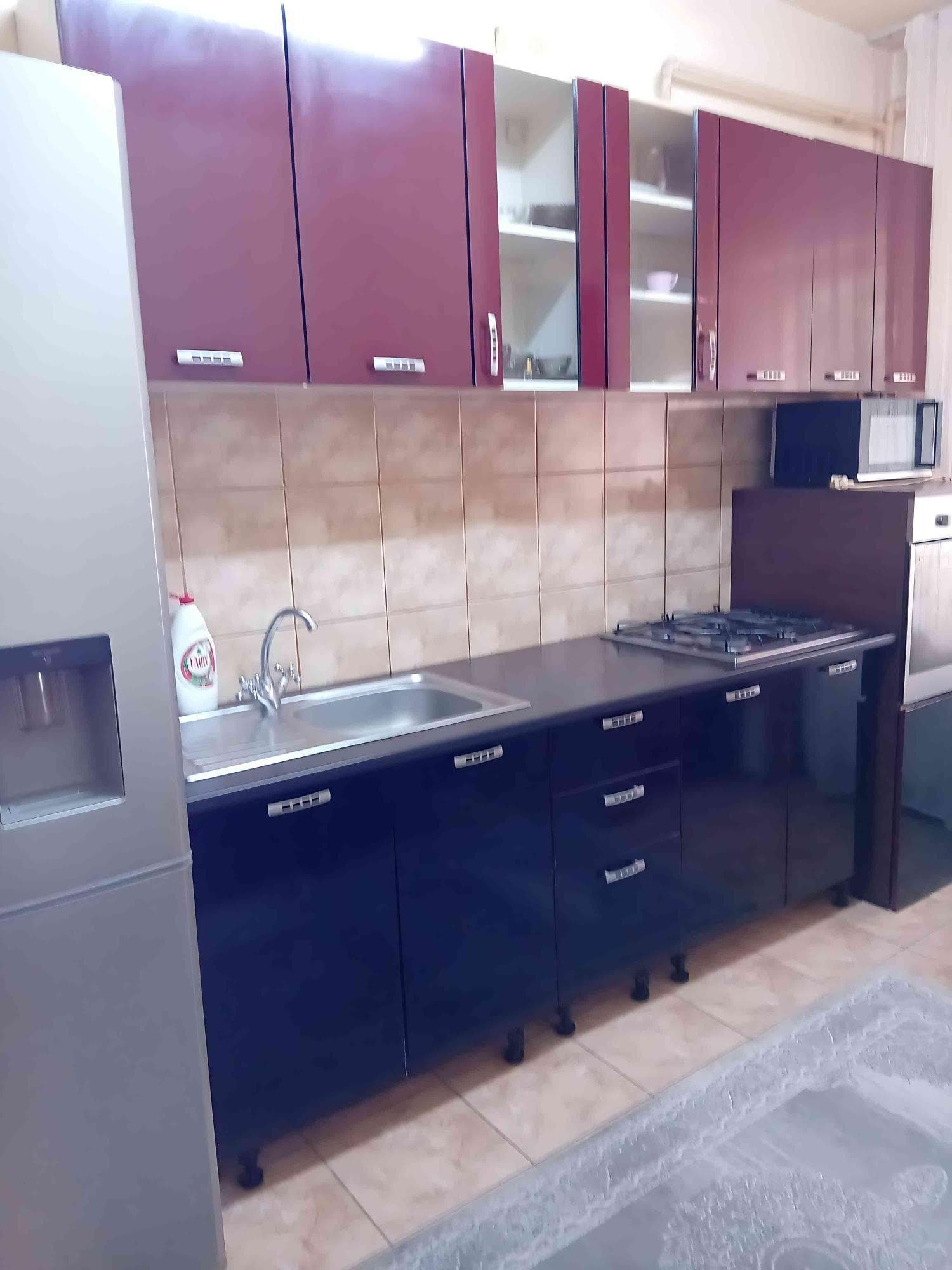 Proprietar,vând apartament ,în Răcădău,2 camere