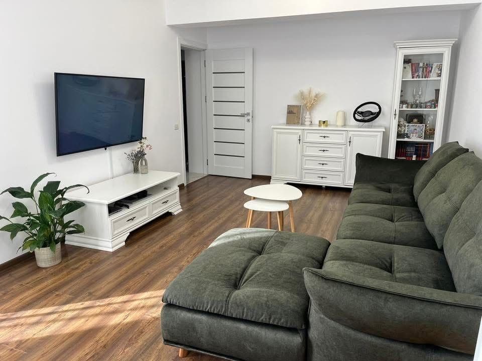 PROPRIETAR - Apartament 3 camere - 77 mp + parcare subterana + boxa