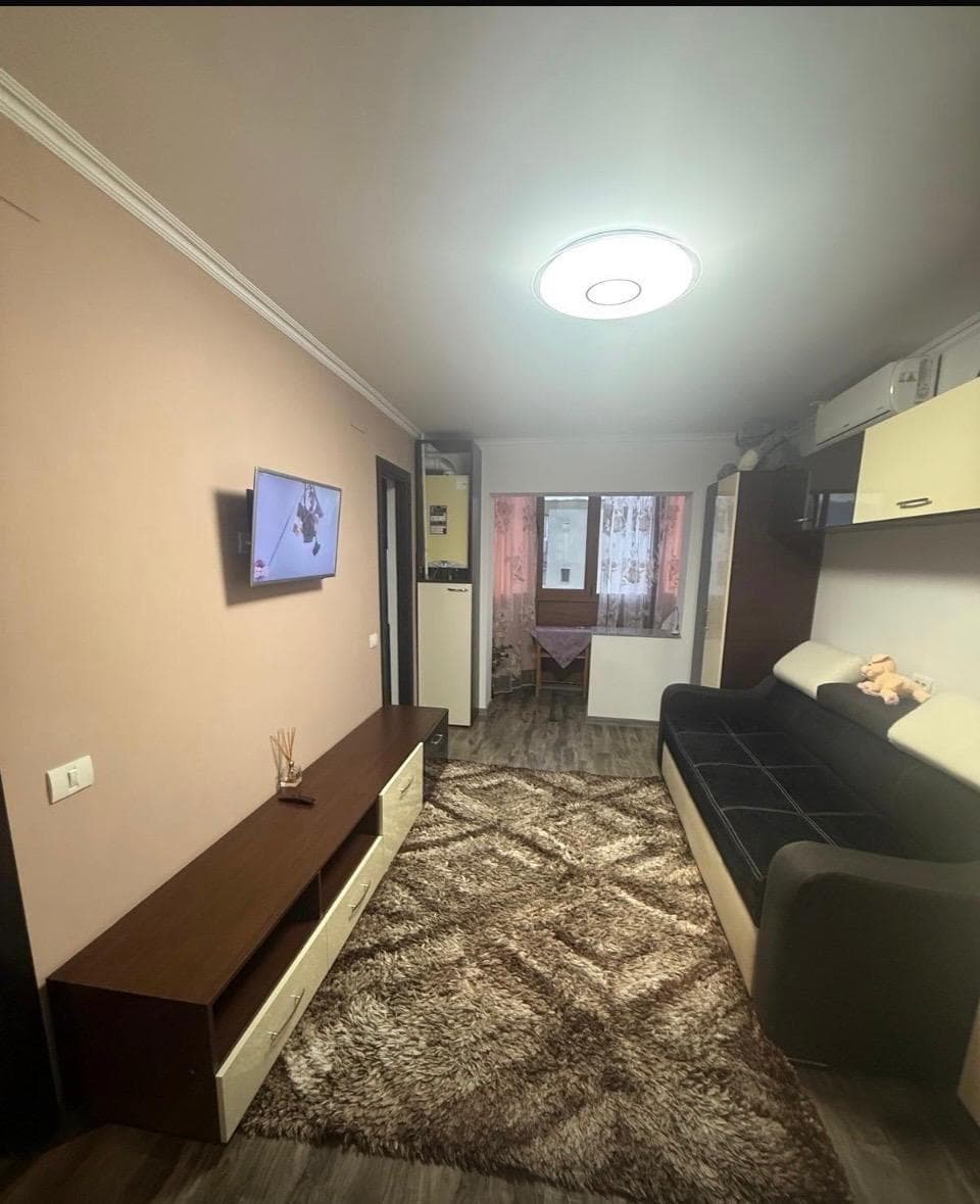 Garsoniera de închiriat