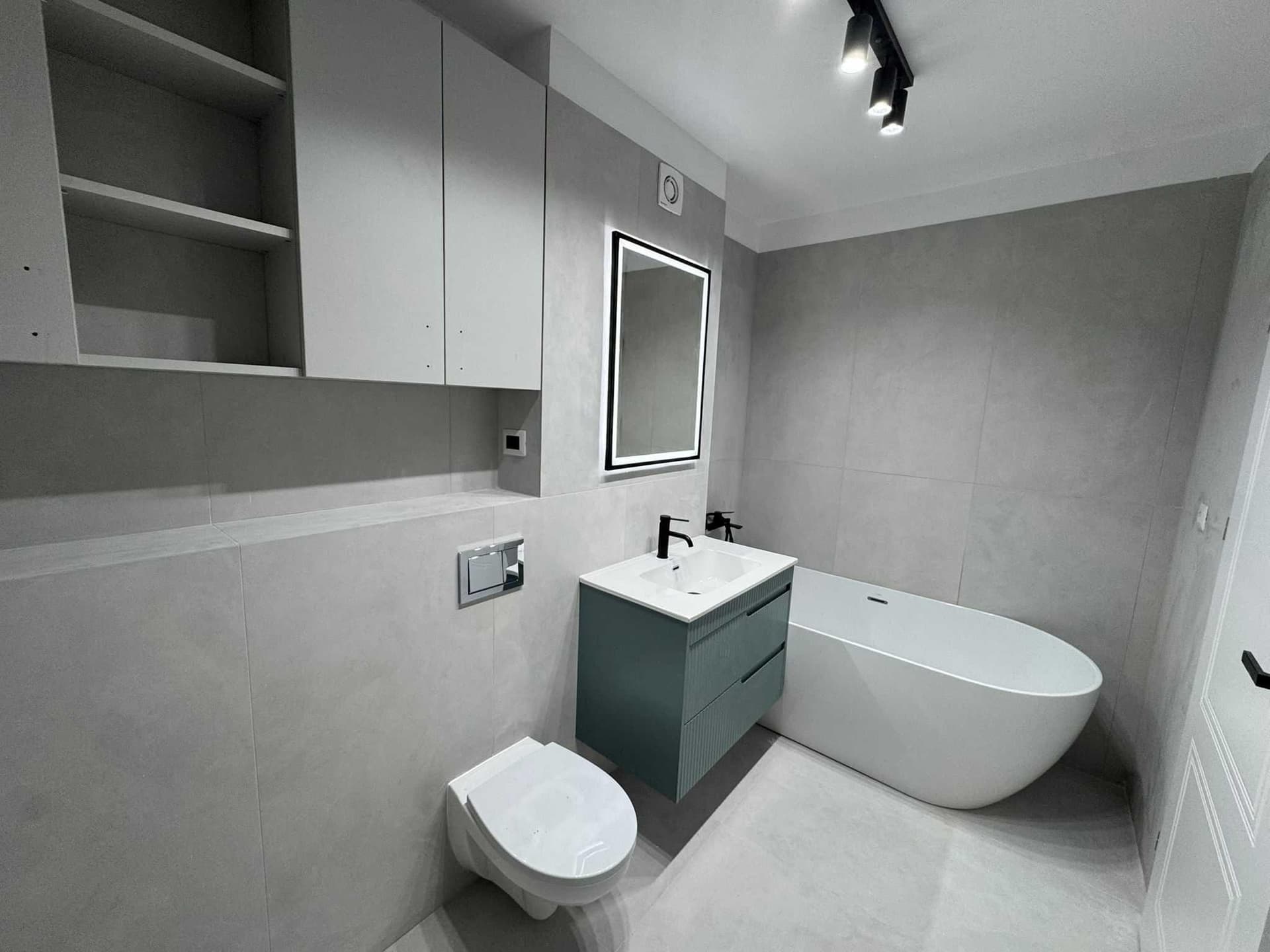 Vand apartament cu 3 camere, 2 bai si terasa de 25mp in Elite City - imagine 1