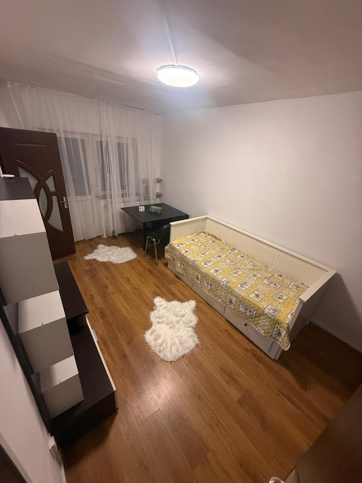 Inchiriez garsoniera Bartolomeu