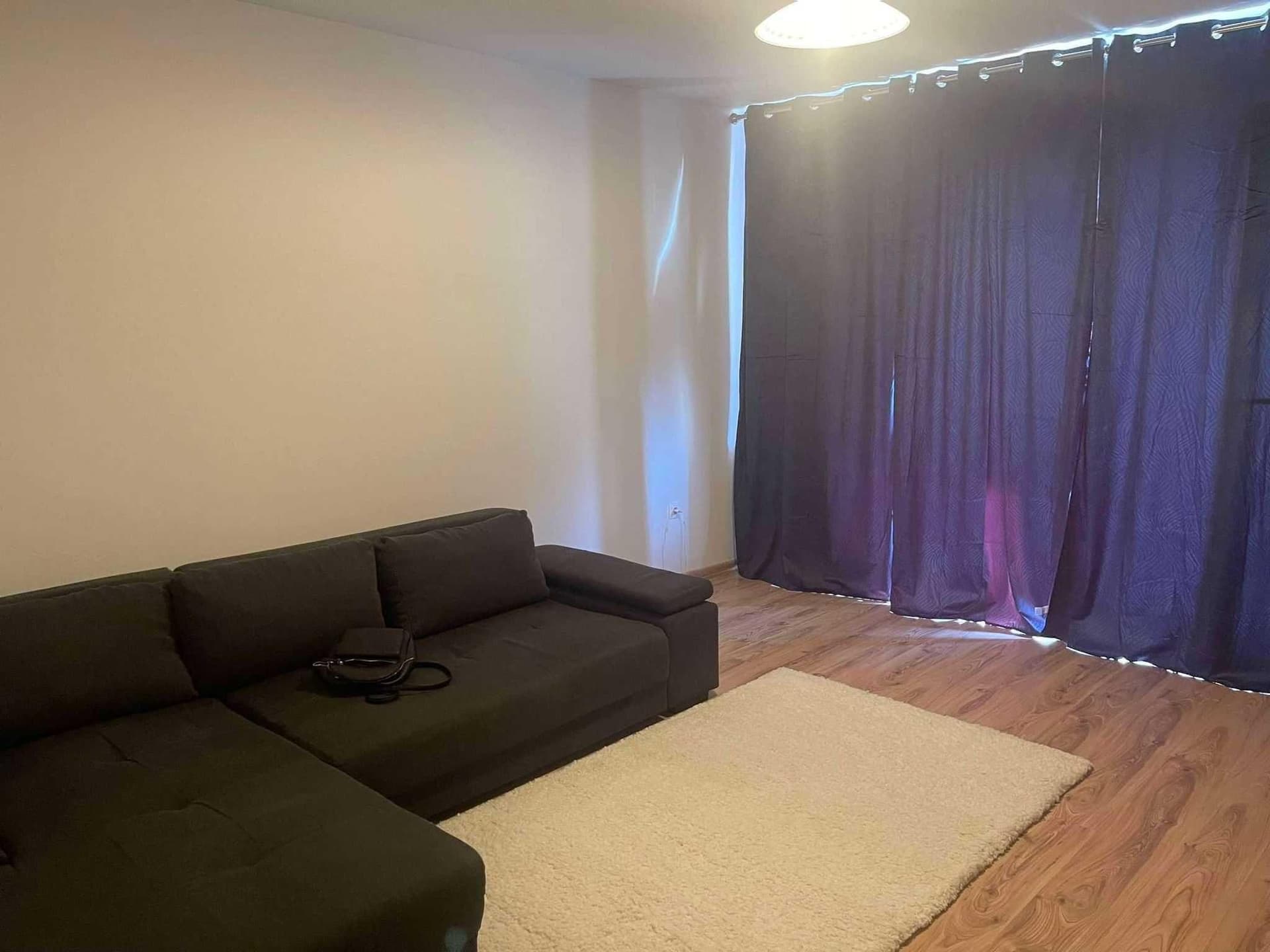 Inchiriez garsoniera