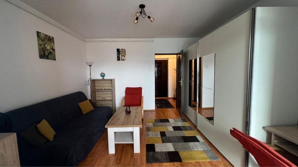 Garsonieră de închiriat – Tractorul | Parcare inclusă