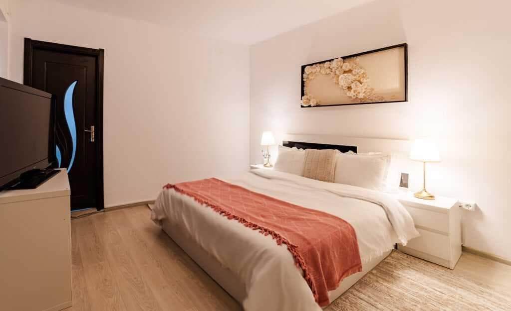Inchiriez apartament 3 camere centru istoric