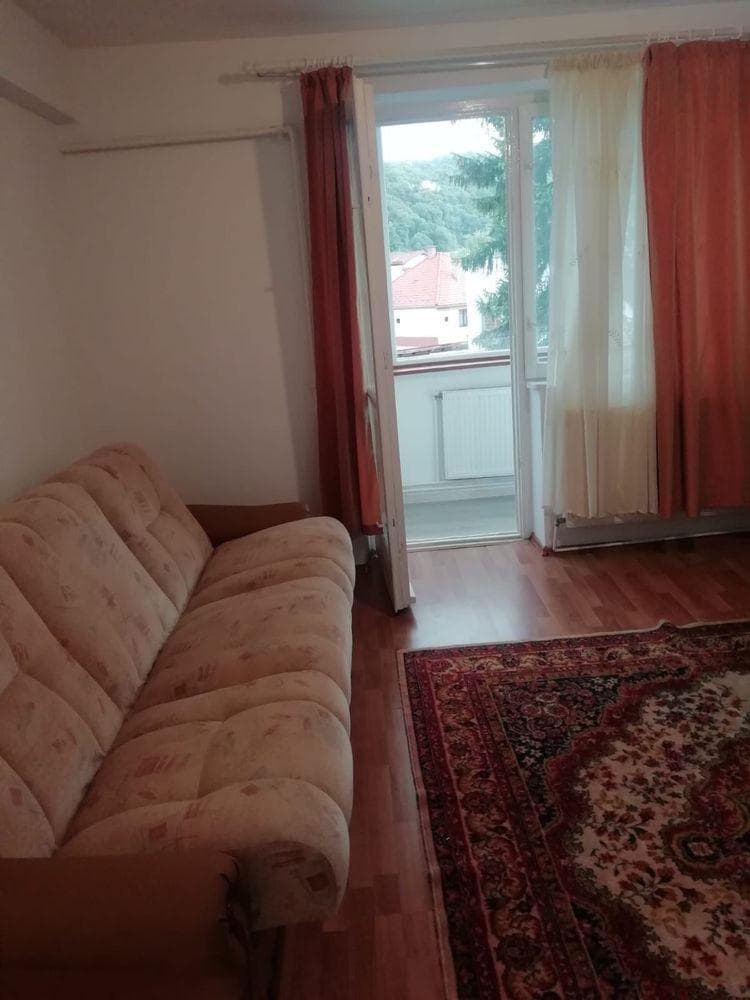 Inchiriez apartament cu 2 camere zona Afi Brasov