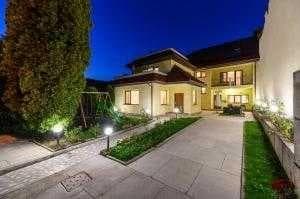 Pensiune de închiriat Brașov - Sub Tâmpa. Valea Cetății - imagine 1