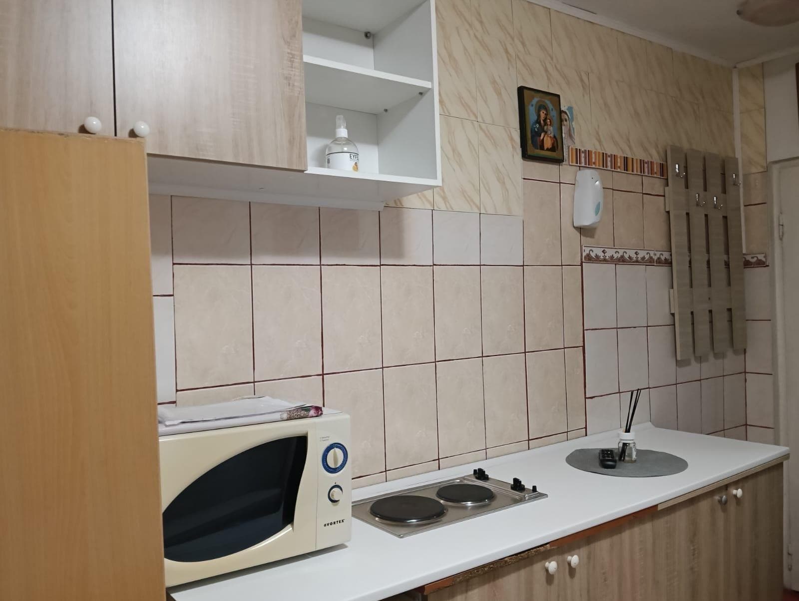 Garsonieră confort 3 Str Lăcrimioarelor - imagine 1