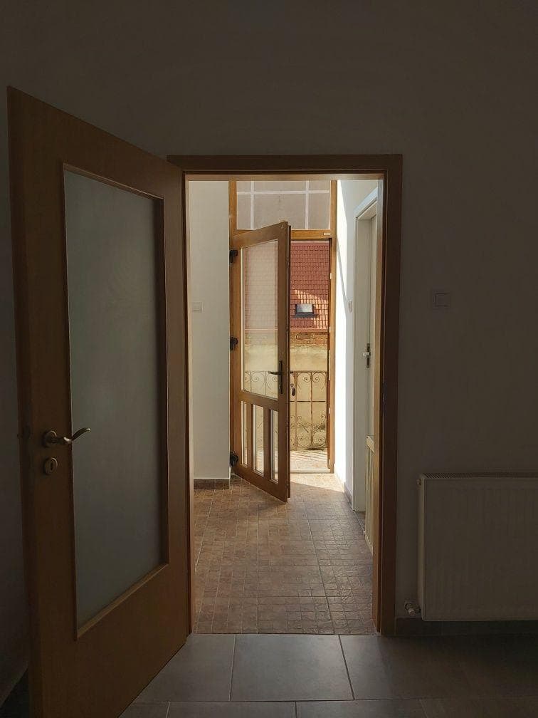 Vand apartament central, langa Hotel Victoria, posibilitate mansardare - imagine 8