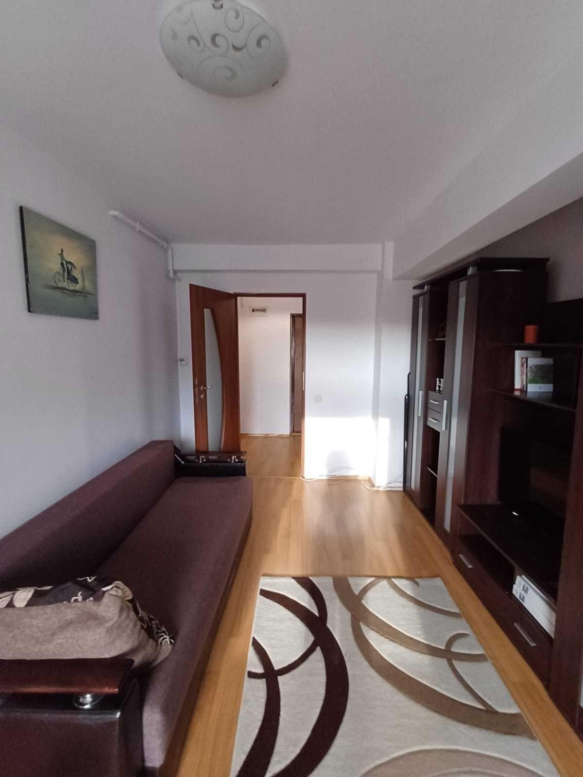 Se inchiriaza apartament 1 cameră – Strada Plopilor (zona Platinia) - imagine 1