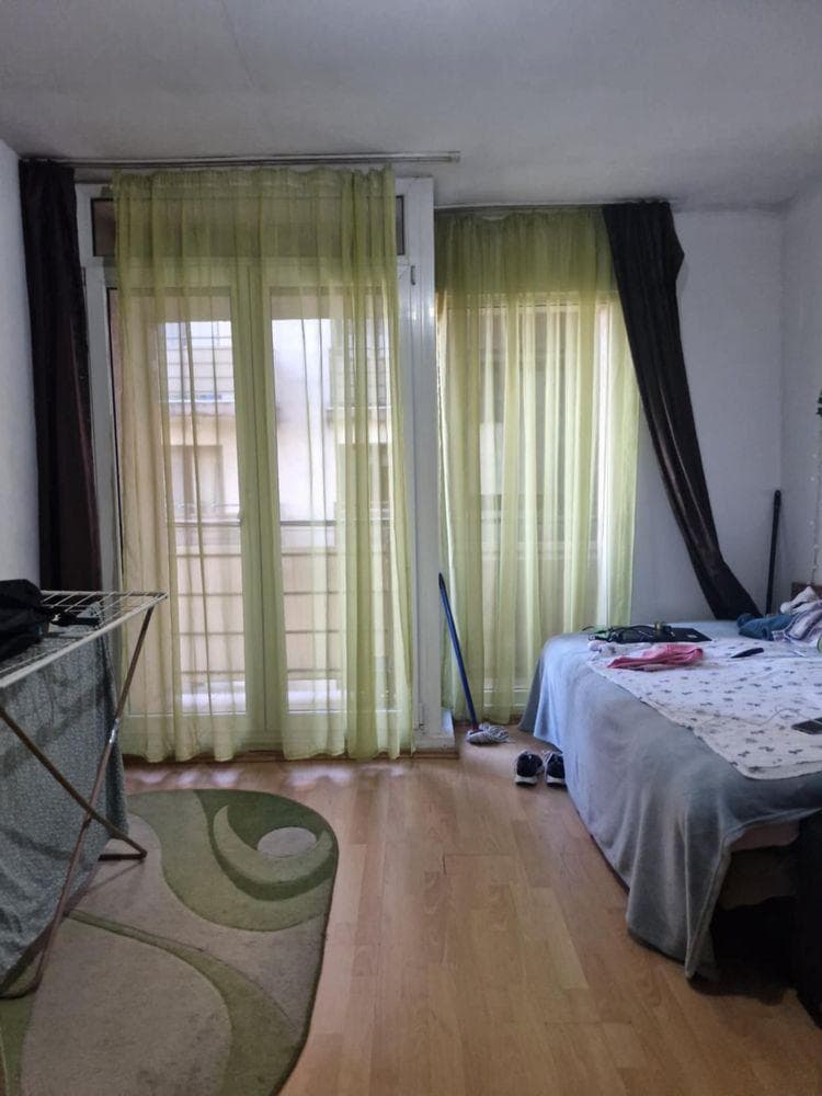 Inchiriez Garsoniera strada teodor mihali - imagine 1