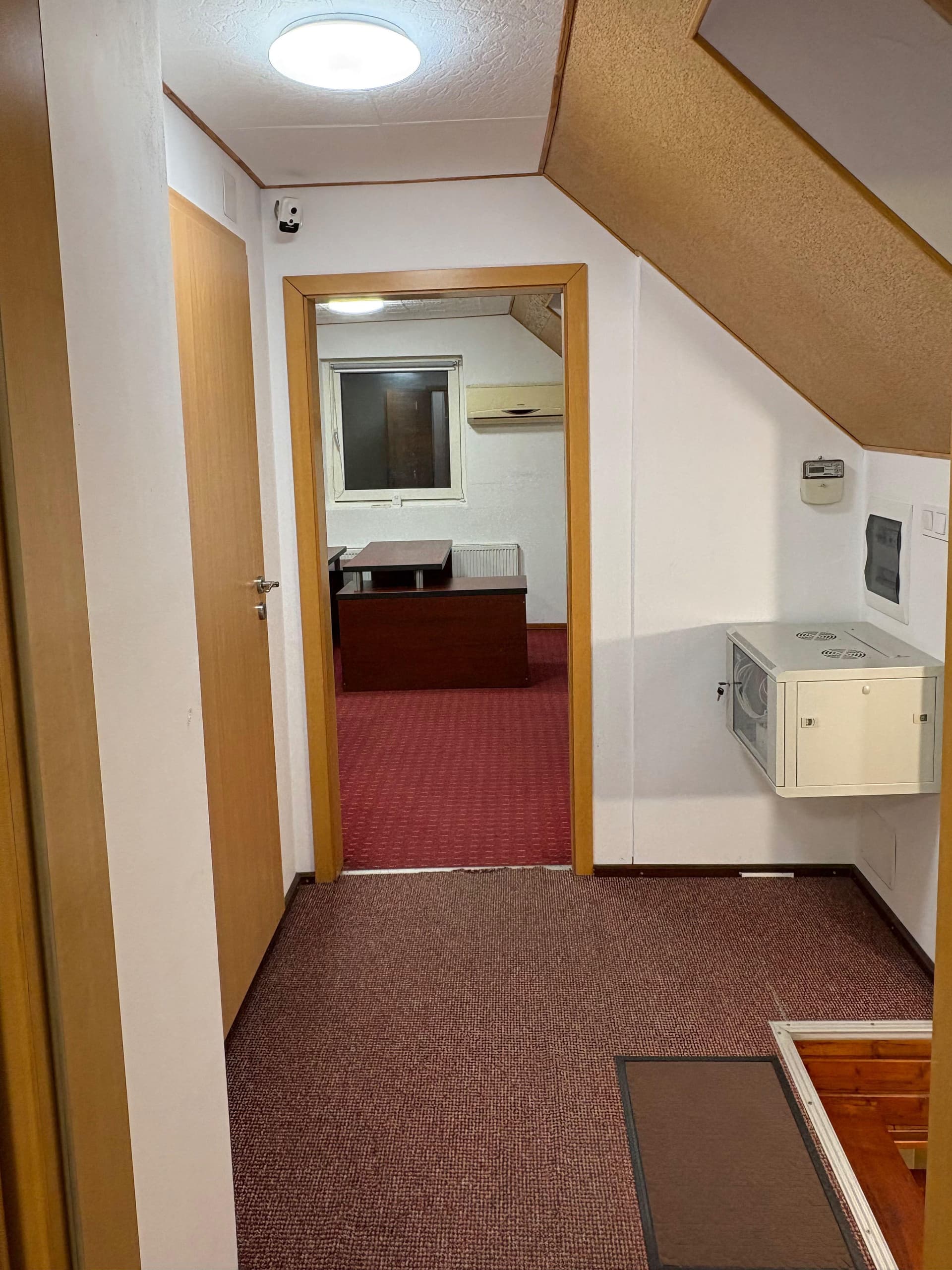 Închiriez 40 mp -  spațiu birouri în Brașov - imagine 1