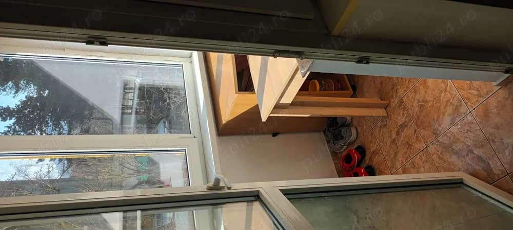 Vând garsoniera zona Astra