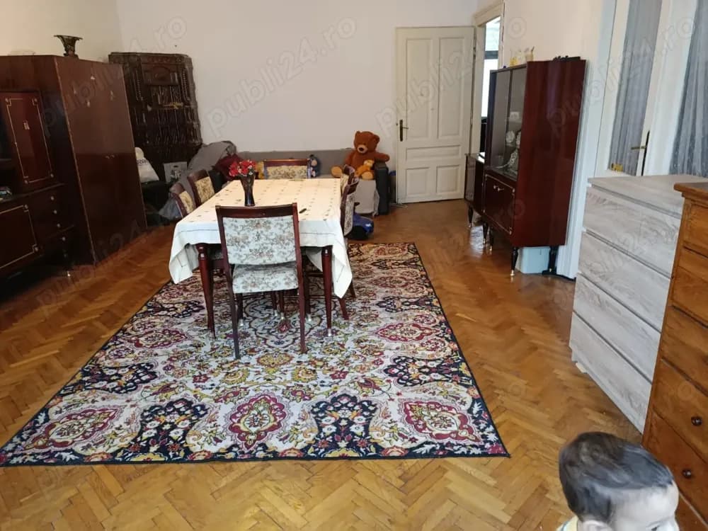APARTAMENT 3 camere, Etaj 1, Str. Lunga, Brasov
