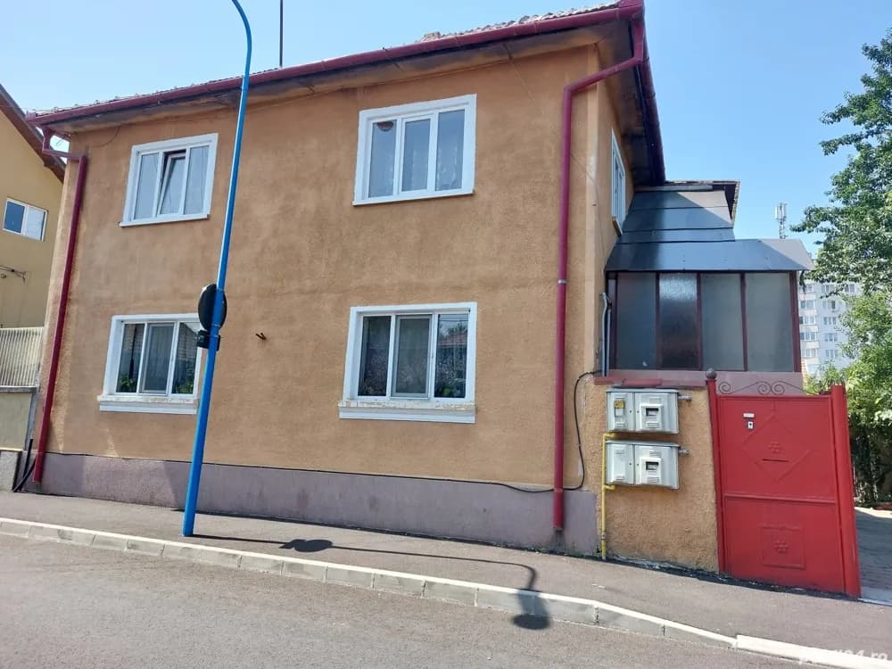 Apartament in casa - imagine 1