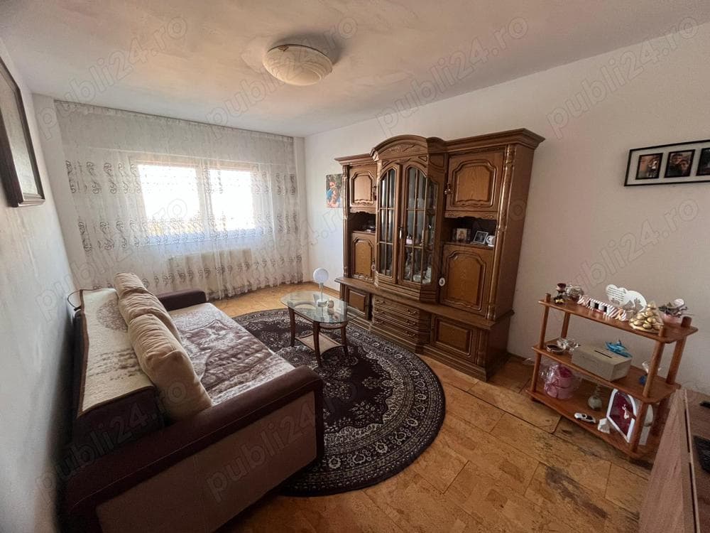 Vanzare apartament 3 camere Astra Brasov, str. Calea București nr.76