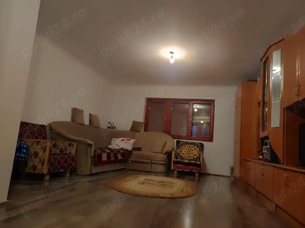 Casă de vânzare - imagine 1