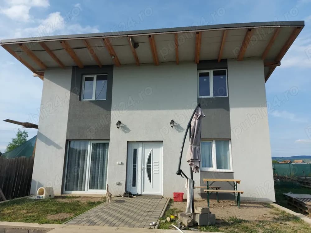 Vând casă în bod sat Brașov