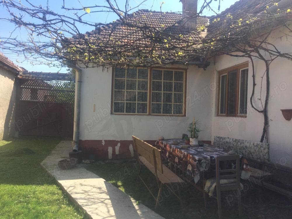 Vând casa - imagine 1