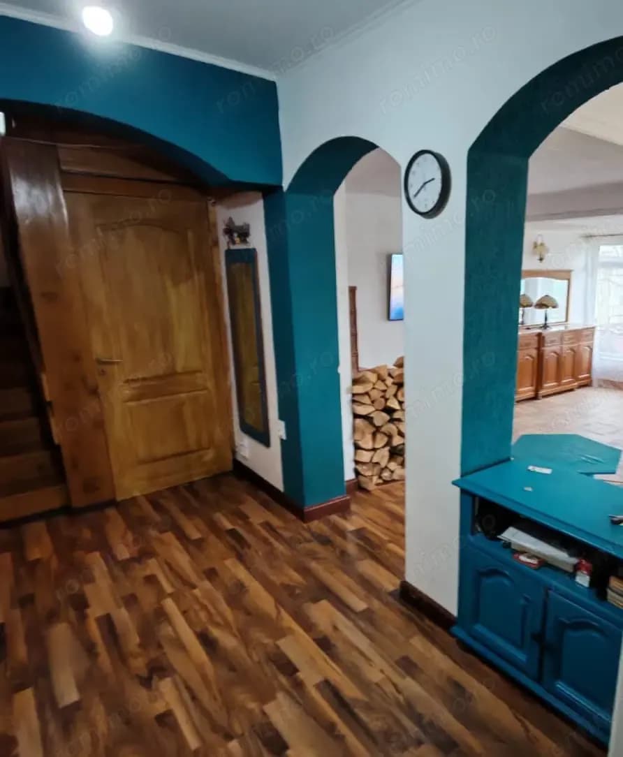 Casă de vânzare - imagine 1