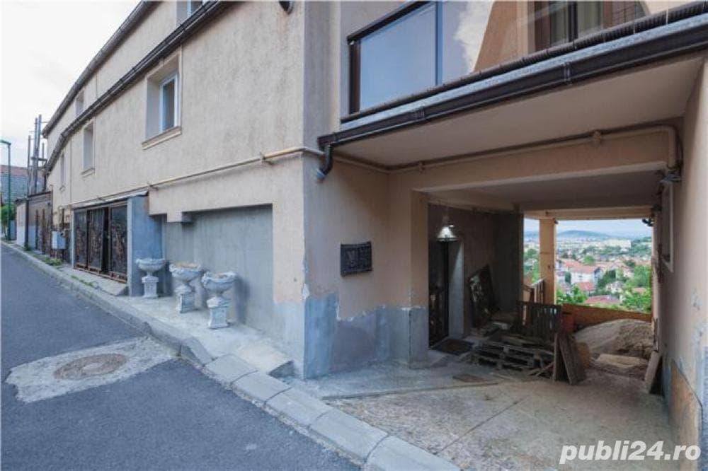 casă central brasov,cu o panoramă superbă