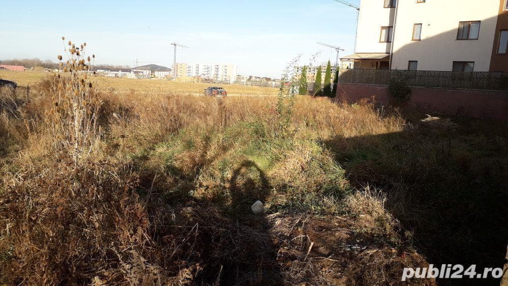 Vând teren de 1000 de metri in Brașov,  zona tractorul