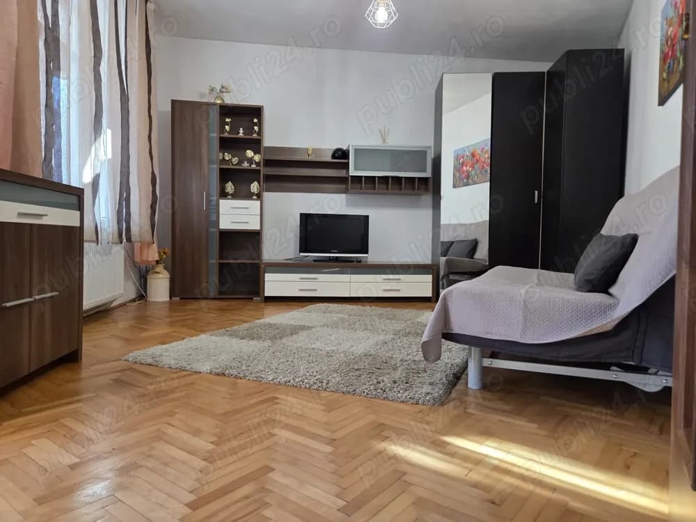 De inchiriat apartament cu o camera in Centrul Vechi, Brasov