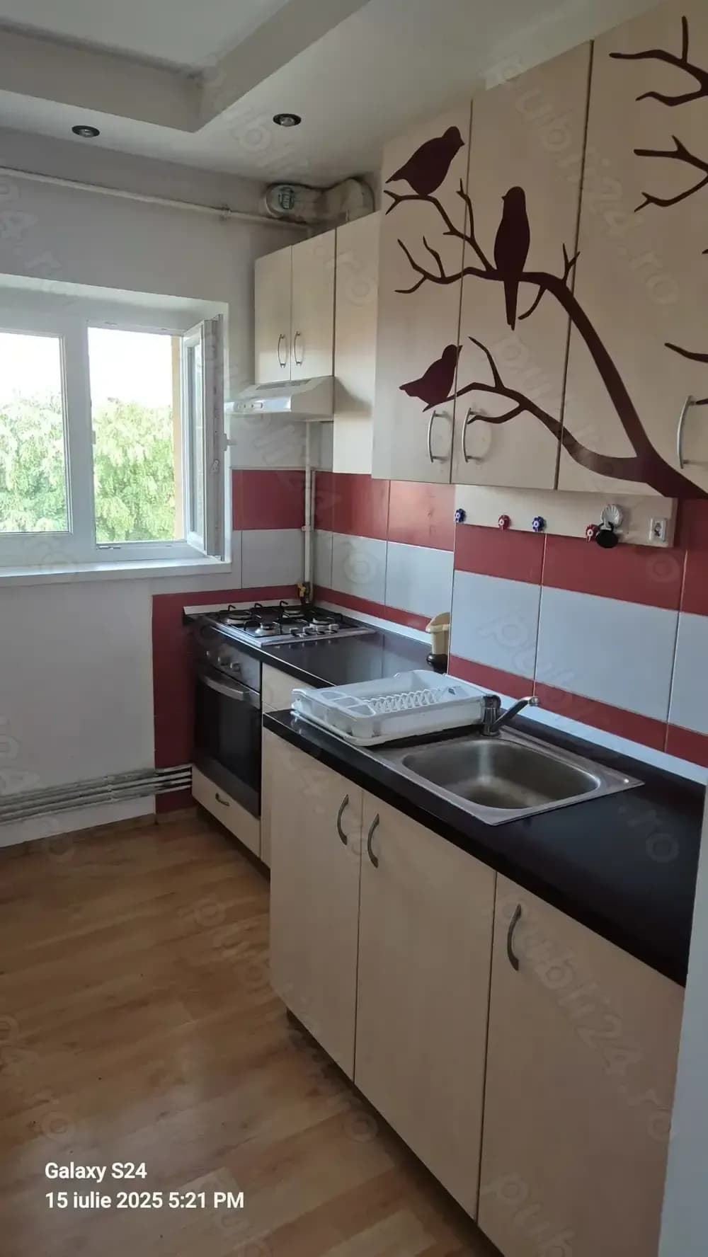 Închiriez garsoniera zona Tractorul