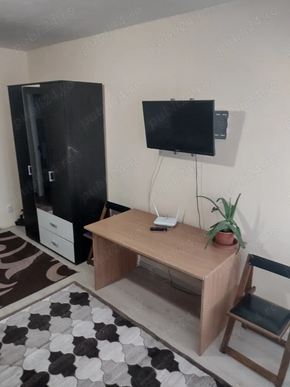 Inchiriez (ofer) garsoniera mobilata, ultracentral, conf. 1, etaj 6 din 9, utilata complet, centrala